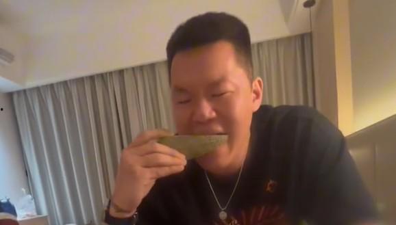详细阅读:吃瓜视频在线观看全集,揭秘热门事件背后的真相,带你领略全网热点 吃瓜视频在线观看全集,揭秘热门事件背后的真相,带你领略全网热点